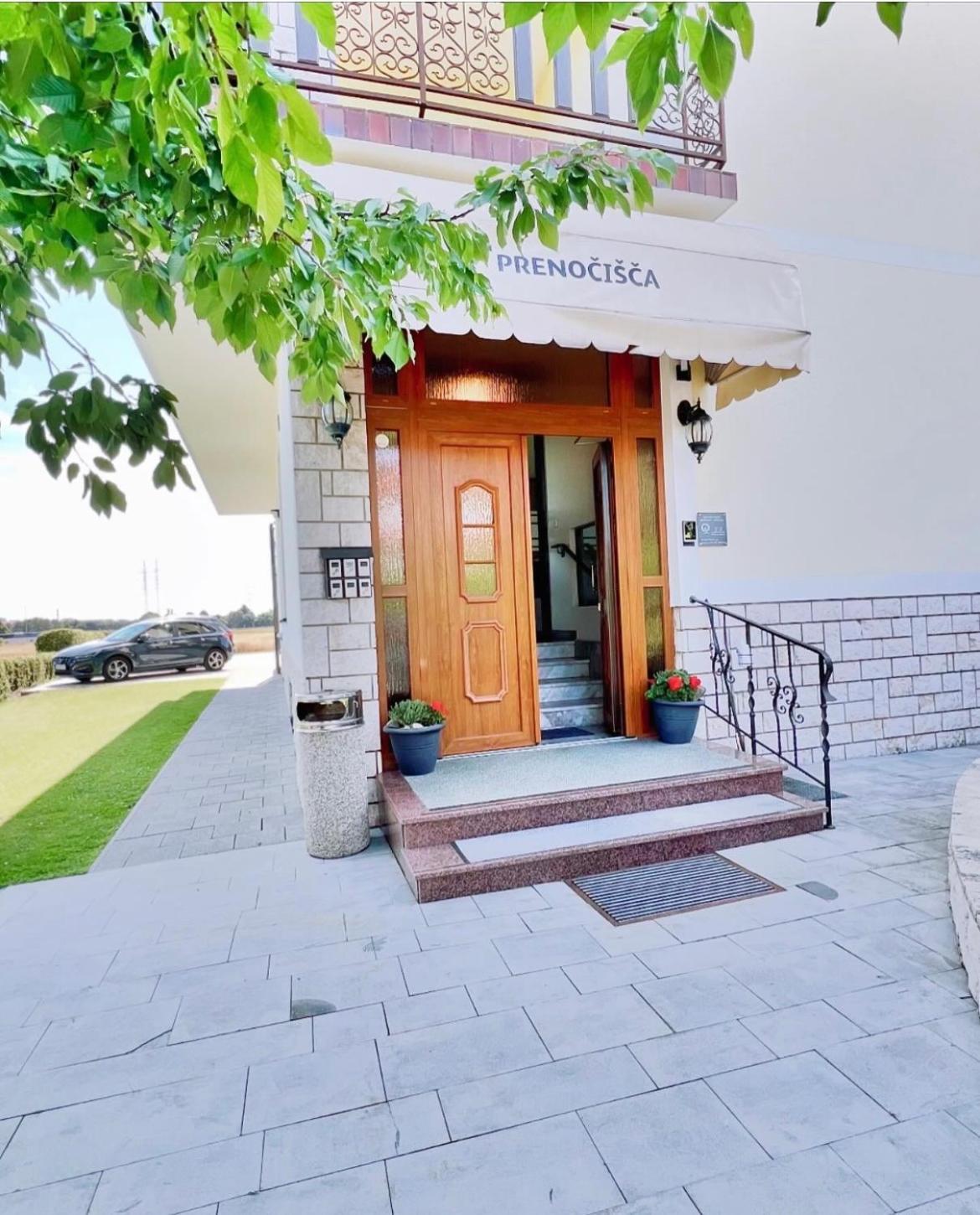Stara Lipa Tasner Free Kitchen&Garage&Parking-Self Check In Ξενοδοχείο Μαριμπόρ Εξωτερικό φωτογραφία